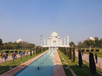 Shut briefly over hoax bomb call, Taj reopens Shut briefly over hoax bomb call, Taj reopens