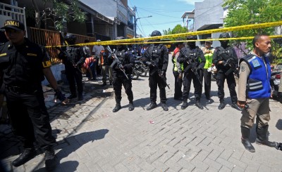 14 hurt in suspected suicide blast at Indonesian church 14 hurt in suspected suicide blast at Indonesian church
