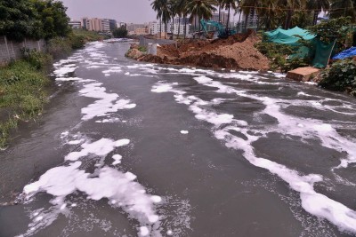 Bengaluru's Bellandur lake catches fire again Bengaluru's Bellandur lake catches fire again
