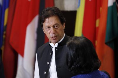 Imran secures vote of confidence Imran secures vote of confidence