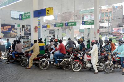 Major lockdown imposed in 7 Pak cities Major lockdown imposed in 7 Pak cities