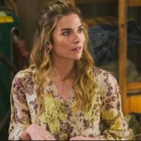 'Schitt's Creek' star Annie Murphy wants Woody Allen in jail