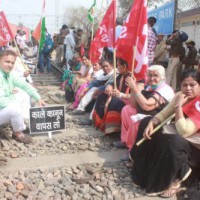 Hry to take up no-trust motion on farm issue