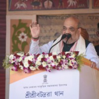 Shah attacks Mamata over political violence, CM hits back