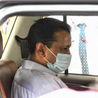 Awaiting Centre's directions to ramp-up vax points: Kejriwal