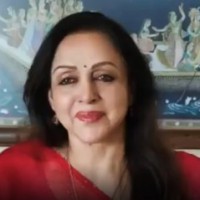 Hema Malini greets women in khaki for relentless service