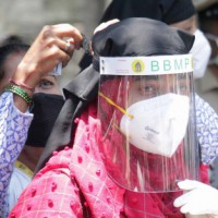 Covid positive cases surge past 900-mark in Karnataka