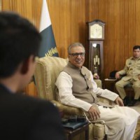 Pakistani President, wife receive Covid vaccine jabs