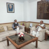 Shivraj meets Tomar in Delhi, discusses state issues