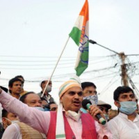 Cong asks dissenters to join hands to combat BJP in elections