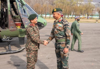 Northern Army commander reviews security scenario in Kashmir Northern Army commander reviews security scenario in Kashmir