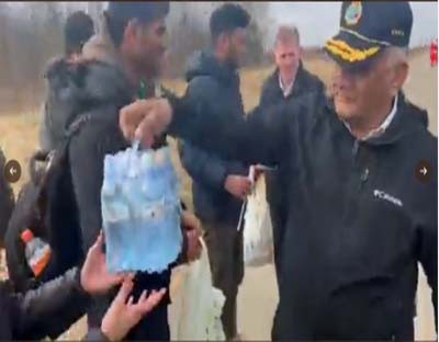 VK Singh meets Indian students stranded on Poland-Ukraine border VK Singh meets Indian students stranded on Poland-Ukraine border