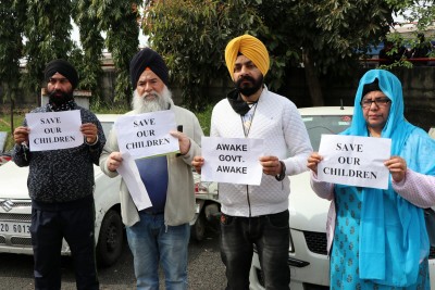 Parents of students stranded in Ukraine stage protest in J&K