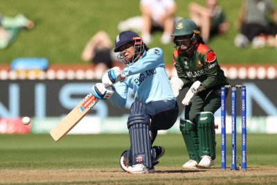 Women's World Cup: England book semis spot with 100-run win over Bangladesh Women's World Cup: England book semis spot with 100-run win over Bangladesh