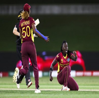 Hayley Matthews all praise for Deandra Dottin's last-over heroics Hayley Matthews all praise for Deandra Dottin's last-over heroics
