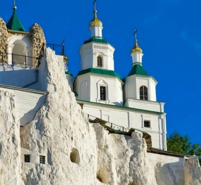 Russian airstrike damages historic Ukrainian monastery Russian airstrike damages historic Ukrainian monastery