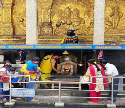 Ban on Muslim traders in K'taka temple fairs spreads to more districts Ban on Muslim traders in K'taka temple fairs spreads to more districts