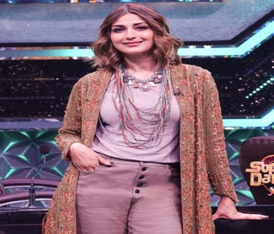 Buzz about Sonali Bendre's Tollywood appearance after 18 years Buzz about Sonali Bendre's Tollywood appearance after 18 years