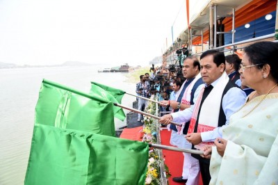 Goods reach Assam by new waterway between Ganga-Brahmaputra via B'desh Goods reach Assam by new waterway between Ganga-Brahmaputra via B'desh
