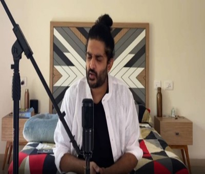 Video of sadhu going into a trance listening to his song moves Sid Sriram Video of sadhu going into a trance listening to his song moves Sid Sriram