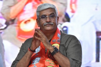 Shekhawat questions Rahul, Priyanka over Cong minister's rape remark