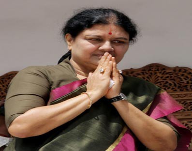 Sasikala meets senior AIADMK cadres, functionaries during South TN visit Sasikala meets senior AIADMK cadres, functionaries during South TN visit