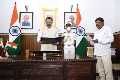 Goa pro-tem Speaker administers oath to 39 MLAs