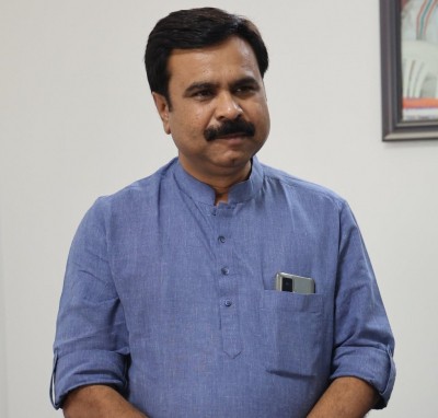 Opp Cong dares BJP to declare Godse as nation's first terrorist