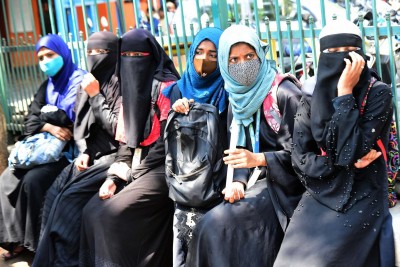 'Don't sensationalise', SC refuses urgent hearing on plea against K'taka HC order on hijab 'Don't sensationalise', SC refuses urgent hearing on plea against K'taka HC order on hijab
