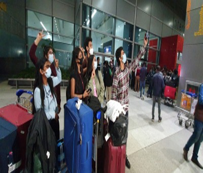Air fares to go sky-high as jet fuel prices surge Air fares to go sky-high as jet fuel prices surge