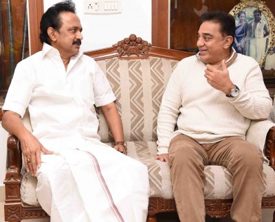 Rajinikanth, Kamal Haasan, Khushbu Sundar greet TN CM on b'day Rajinikanth, Kamal Haasan, Khushbu Sundar greet TN CM on b'day