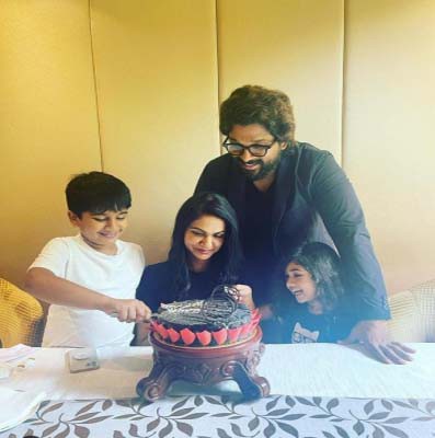 Allu Arjun and Sneha celebrate their 11th wedding anniversary Allu Arjun and Sneha celebrate their 11th wedding anniversary