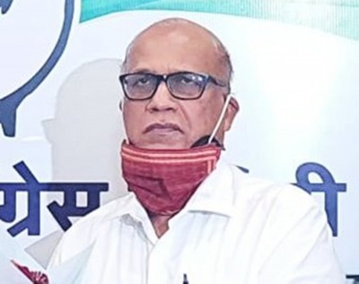 Goa Congress candidates reach resort for Kamat's b'day celebrations with suitcases Goa Congress candidates reach resort for Kamat's b'day celebrations with suitcases