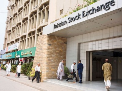 Pakistan stock market takes a hammering