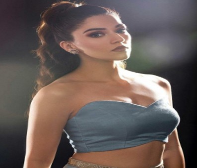Mehreen Pirzada pens solemn note about stardom and its pitfalls Mehreen Pirzada pens solemn note about stardom and its pitfalls