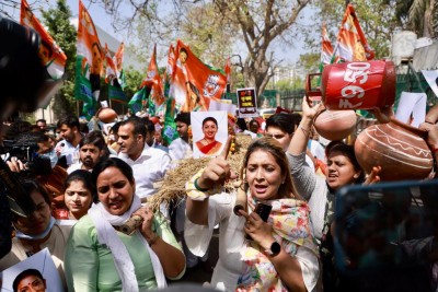 Youth Cong protests against fuel price hike Youth Cong protests against fuel price hike