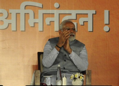 Modi congratulates AAP for Punjab sweep, assures Centre's help Modi congratulates AAP for Punjab sweep, assures Centre's help