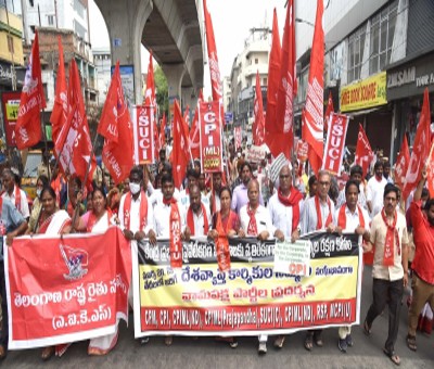 Strike continues in Singareni, VSP for second day Strike continues in Singareni, VSP for second day