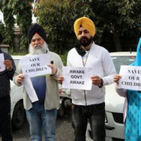 Parents of students stranded in Ukraine stage protest in J&K