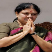 Sasikala meets senior AIADMK cadres, functionaries during South TN visit