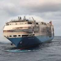 4,000 luxury cars like Lamborghinis, Bentleys sink in the Atlantic