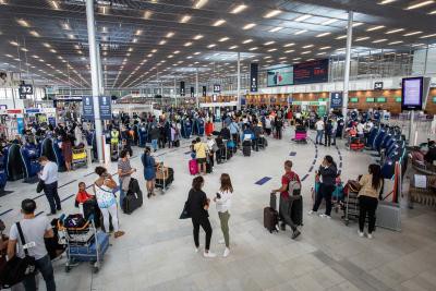 European Commission recommends easing travel curbs European Commission recommends easing travel curbs