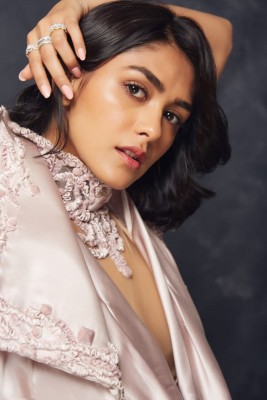 Mrunal Thakur: 'Most important thing is patience' Mrunal Thakur: 'Most important thing is patience'