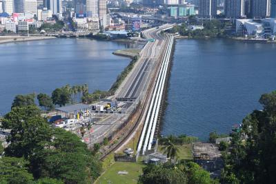 S'pore reports shortage of workers due to border curbs S'pore reports shortage of workers due to border curbs