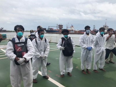 9 stranded crew rescued after Cyclone Tauktae crosses K'taka 9 stranded crew rescued after Cyclone Tauktae crosses K'taka