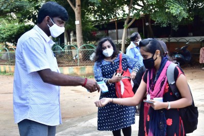 22,758 new Covid cases in Karnataka; deaths 588 22,758 new Covid cases in Karnataka; deaths 588