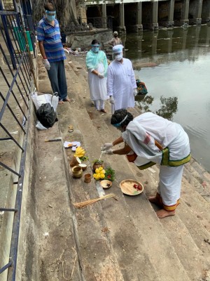 RS MP Naseer Hussain performs 'asthi visarjan' of ex-DU prof RS MP Naseer Hussain performs 'asthi visarjan' of ex-DU prof