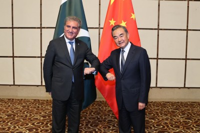 Chinese, Pak FMs hold talks over bilateral ties Chinese, Pak FMs hold talks over bilateral ties