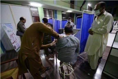 Pak begins Covid vax registration for citizens 19 yrs & above Pak begins Covid vax registration for citizens 19 yrs & above