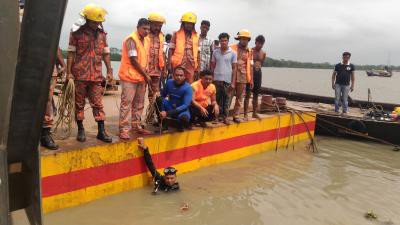 B'desh speedboat collision kills 26 B'desh speedboat collision kills 26